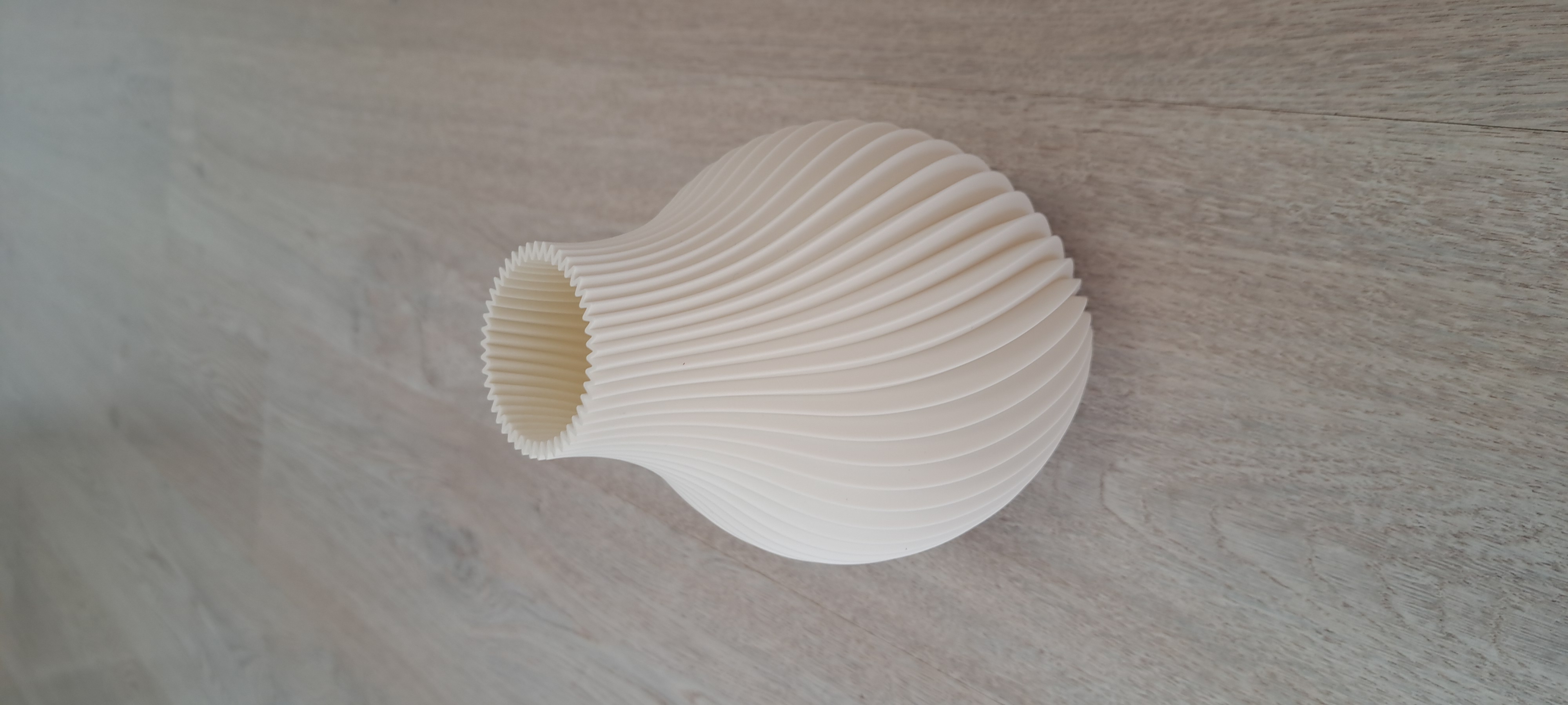 Twisted Ribbed Vase – FDM Print